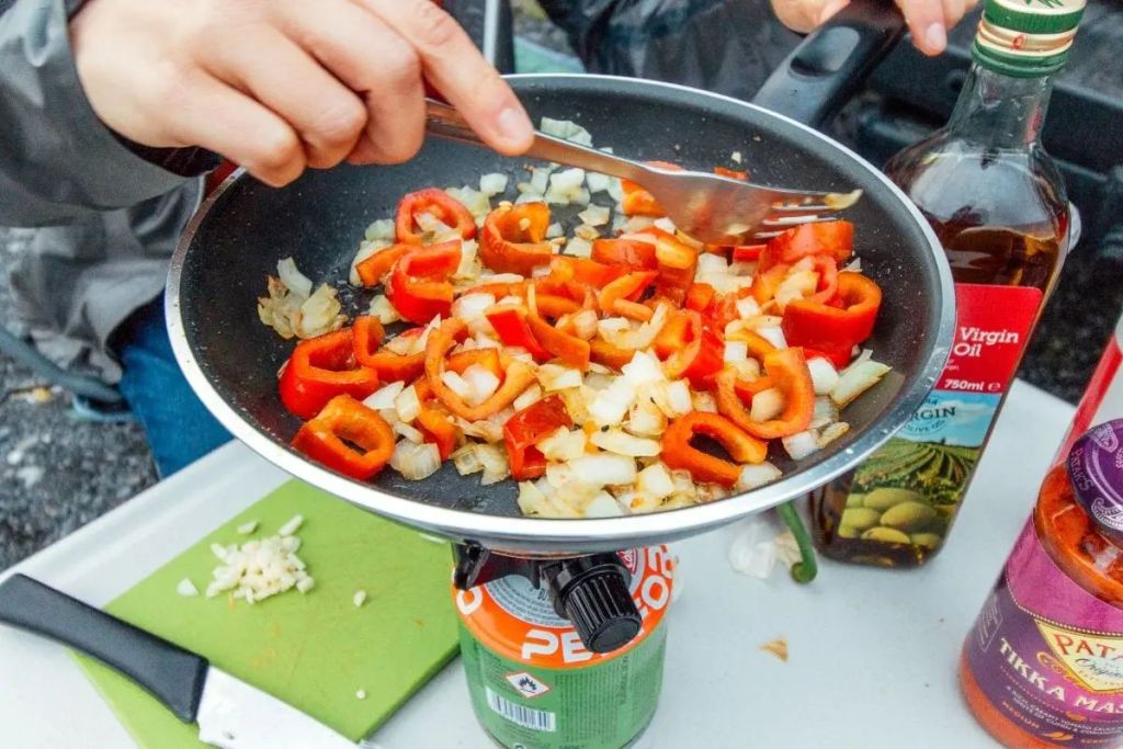 pan with bell pepper and onion