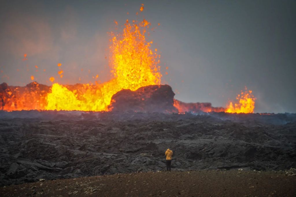 Huge Volcano Eruption