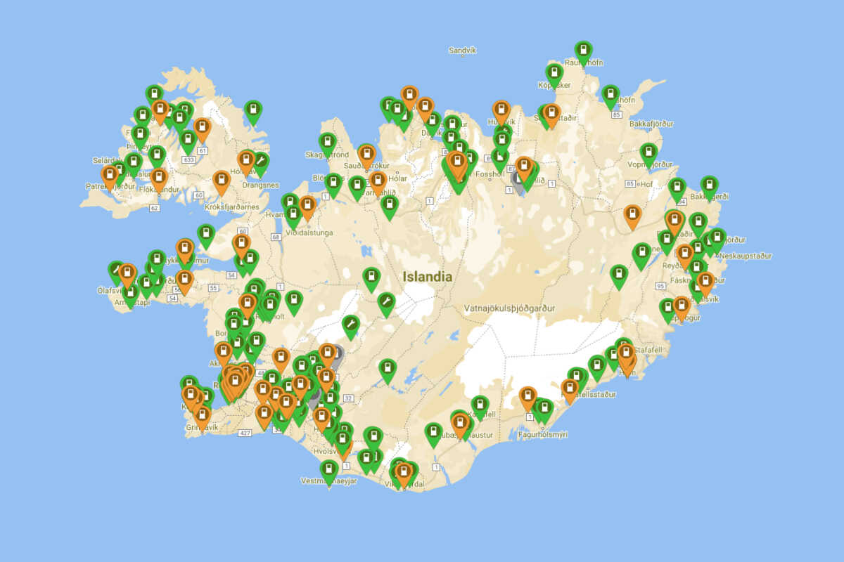 Map of Iceland with pinned electric car stations