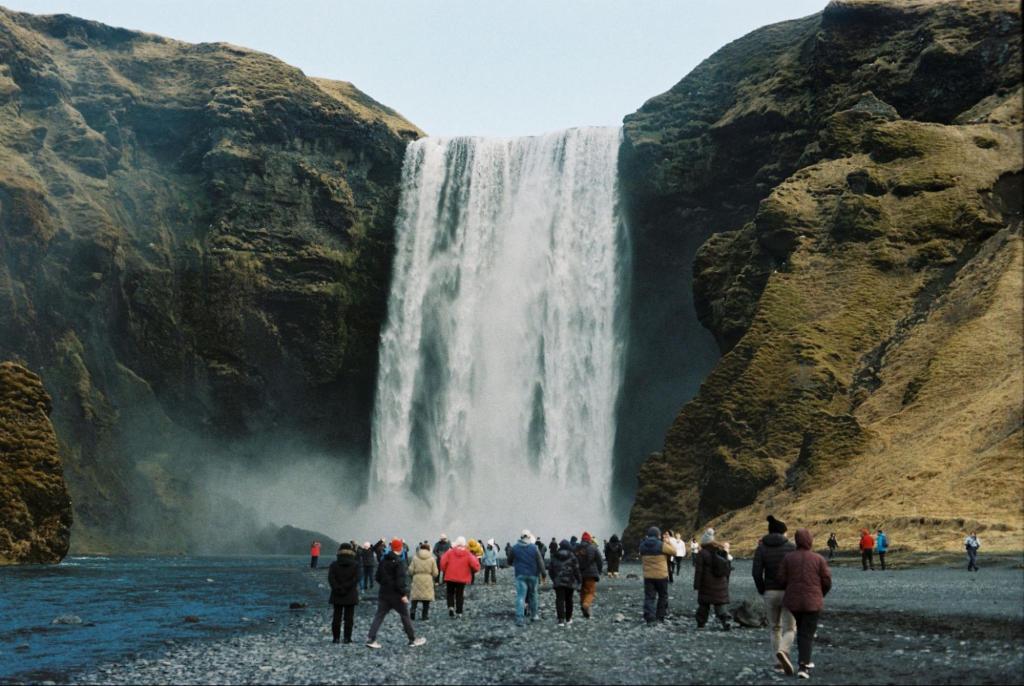 What are the Best Times for Smaller Tourist Crowds?