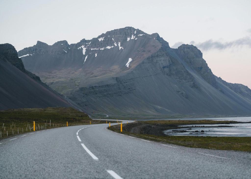 Road and Highland Accessibility in Iceland in October