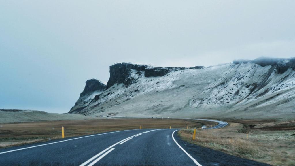 Sightseeing Routes in March in Iceland