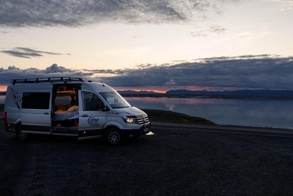 How to Get to the Diamond Beach by Campervan